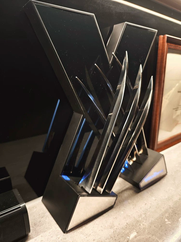 Wolverine Claws – Light-Up Esports Desktop Display Piece