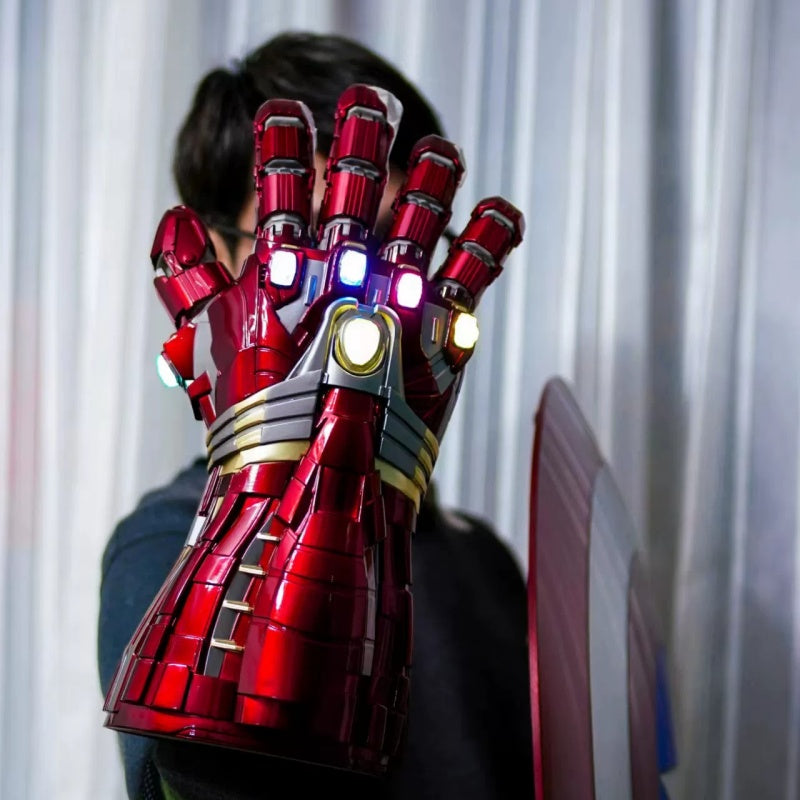 Life-size Metal Infinity Gauntlet Thanos Cosplay - Infinity Gauntlet Iron Man 1:1 Movie Replica Prop with Magnetic Stones