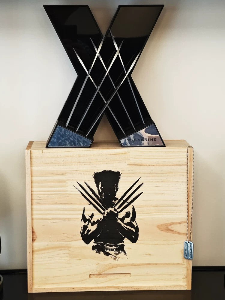 Wolverine Claws – Light-Up Esports Desktop Display Piece