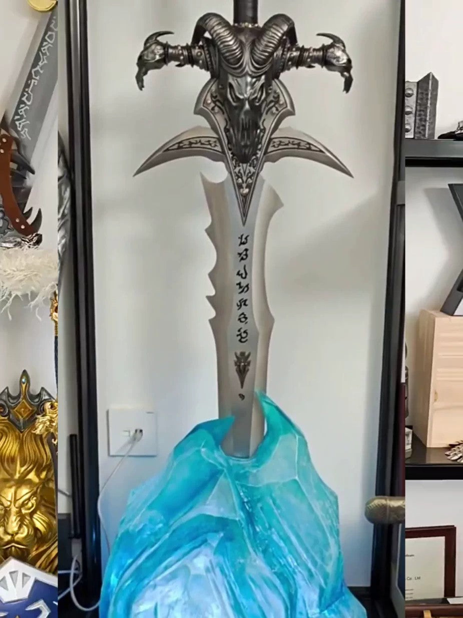 World of Warcraft – Frostmourne 1:1 Base – Frozen Throne Display Diorama – Resin Handcrafted Collectible