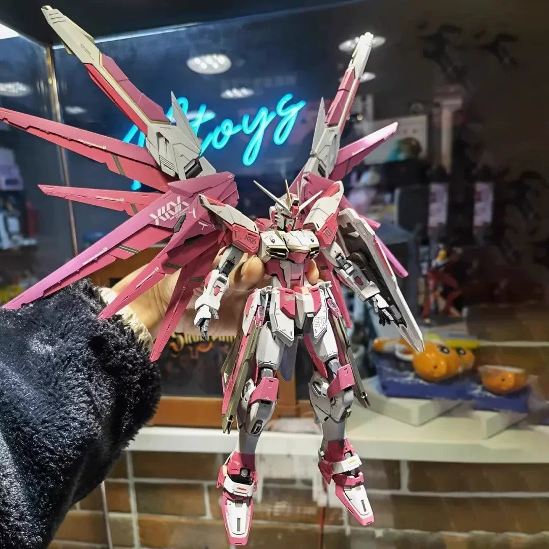 DIY Mecha Model Assembly Kits – 1:100 Scale Collectible Robot Figures (Strike Freedom, Red Frame, Freedom 2.0, Snow White) with Weapon Accessories & Displays