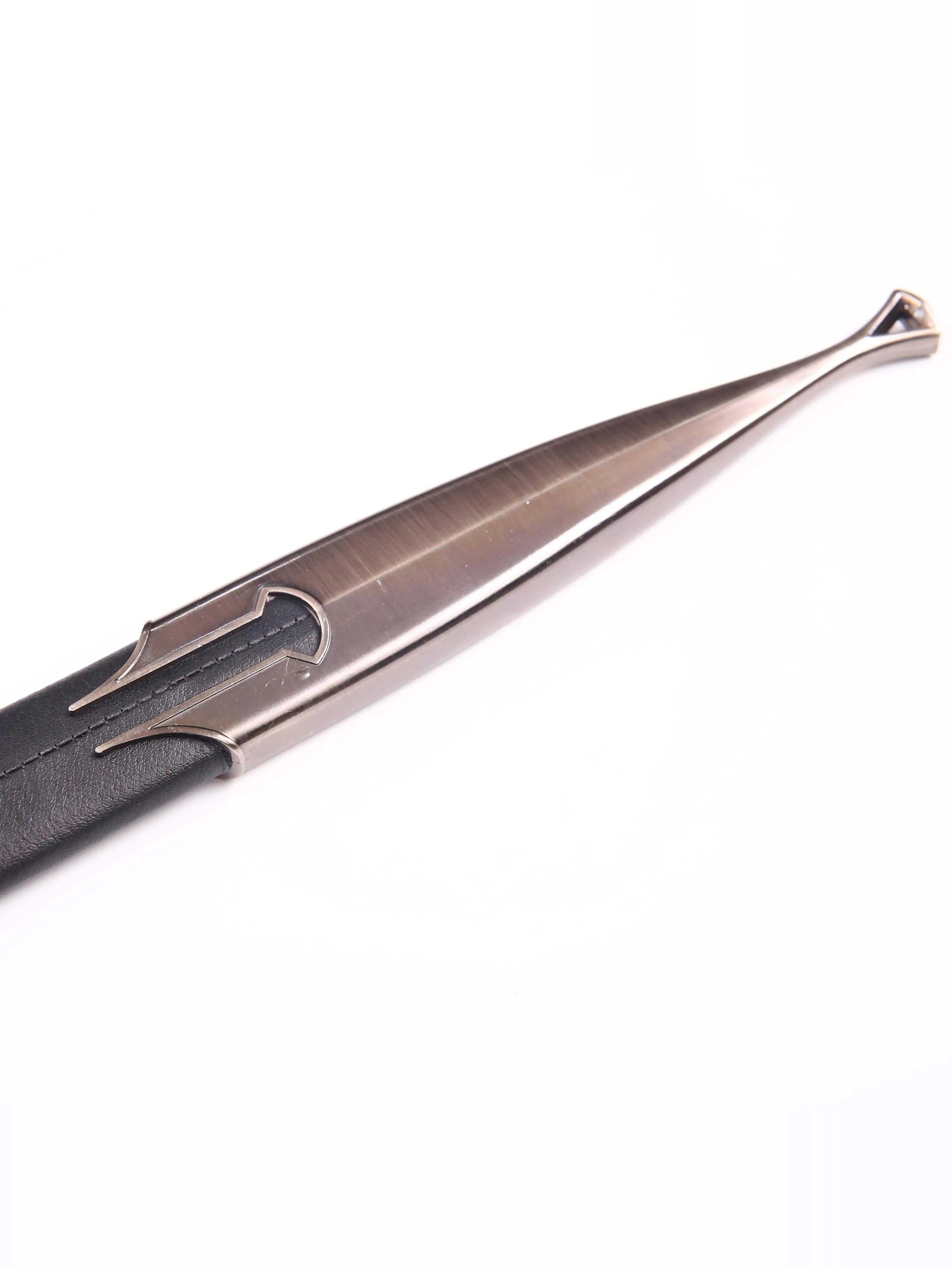 The Lord of the Rings – Narsil Sword – Aragorn's Blade – Elendil's Heirloom – 1:1 Scale Full Metal – Unsharpened – Inscribed Edition