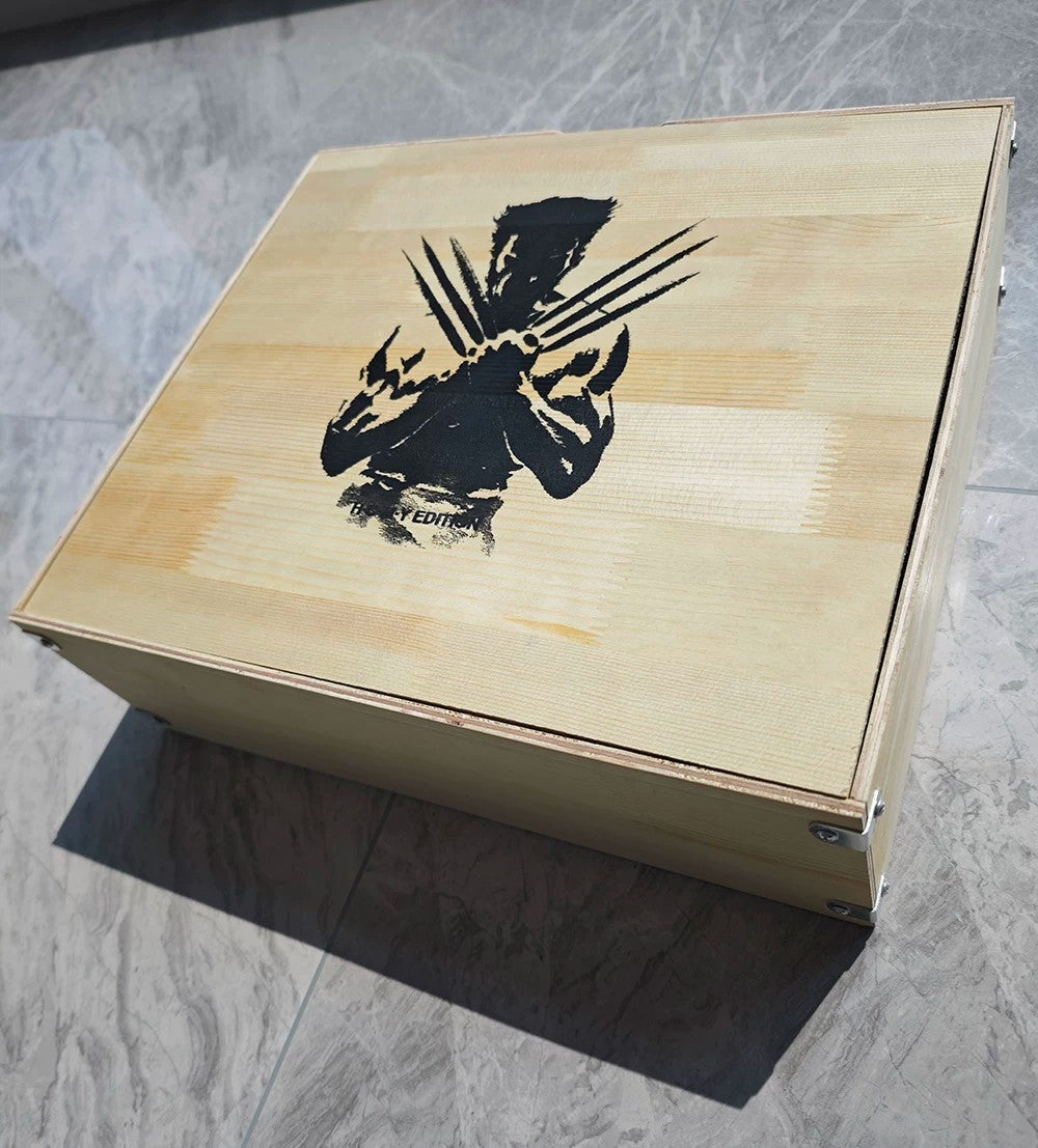 Wolverine Claws – Light-Up Esports Desktop Display Piece