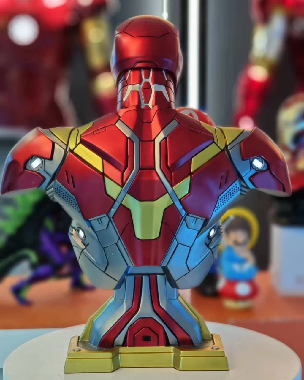 Avengers – Iron Man MK47 Light-Up Bust – Marvel Collectible Resin Statue – Display Piece