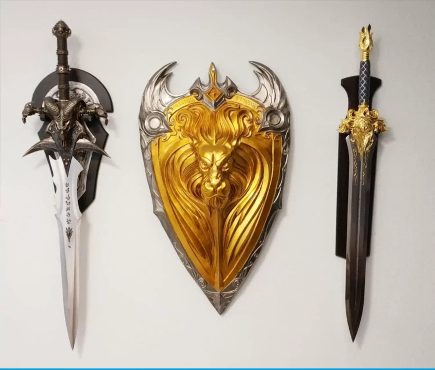 Warcraft Movie – Lionheart Shield of King Llane – Alliance Grand Marshal Sword &amp; Shield Set – 1:1 Scale – Unsharpened