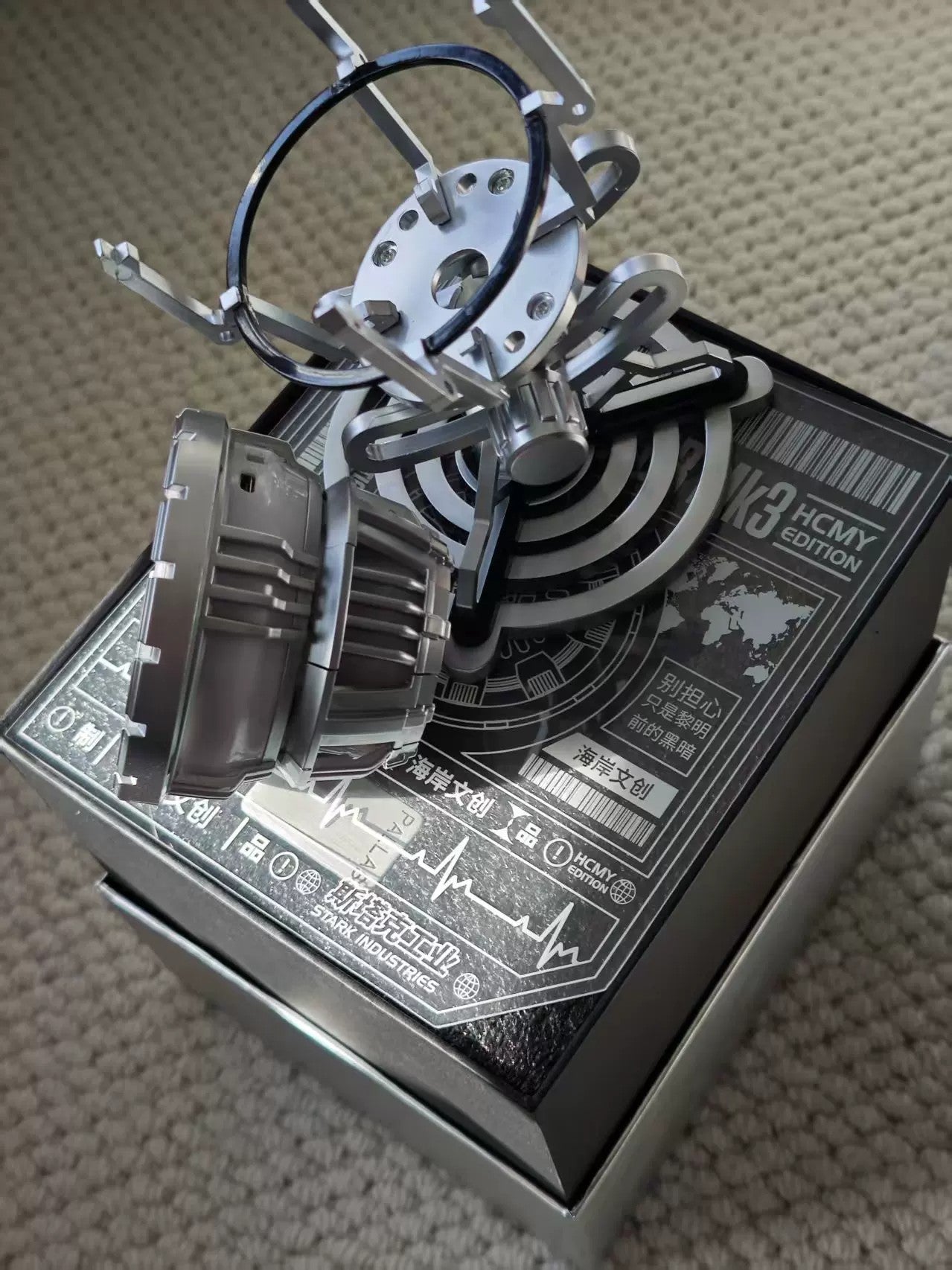 Iron Man Mark III Tony Stark Chest Lamp – 3rd-Gen Palladium Reactor Mechanical Desktop Display | Tech-Inspired Gift for Boyfriend | Collector-Grade Model
