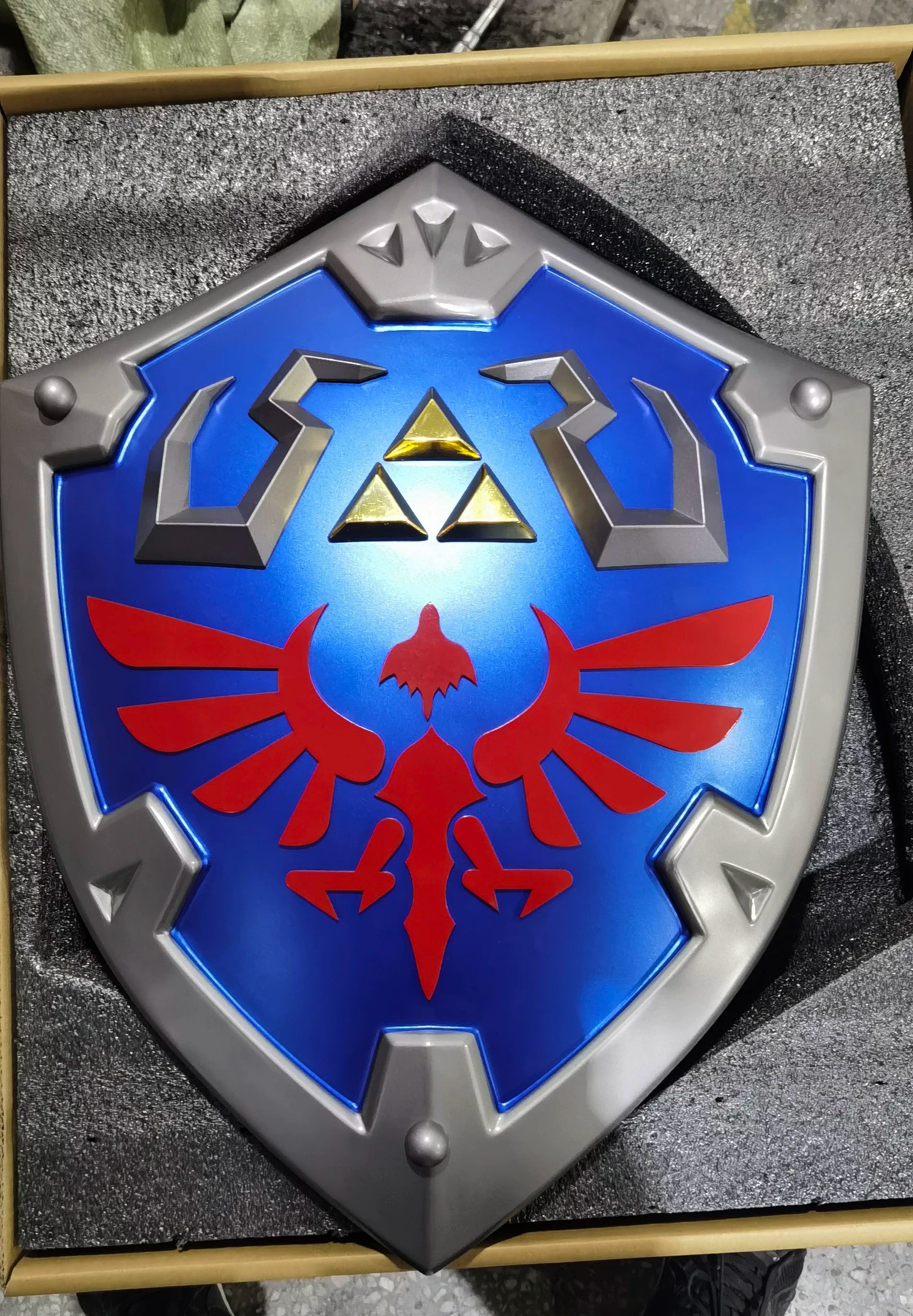 Legend of Zelda – Master Hylian Shield – Tears of the Kingdom / Breath of the Wild – 1:1 Scale Metal Collectible