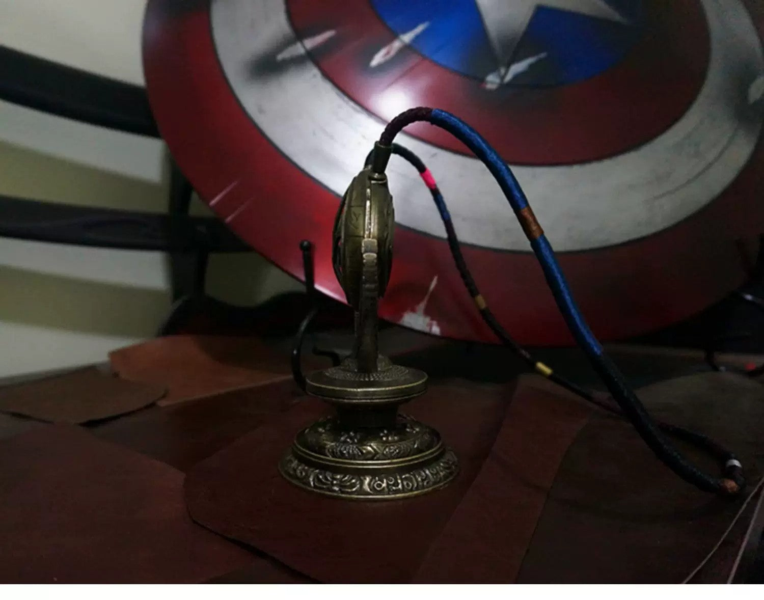 Avengers Doctor Strange Necklace – Eye of Agamotto – Infinity Stone Time Gem – Collectible Model