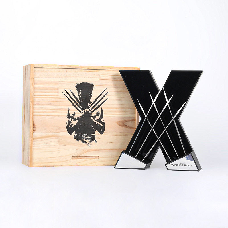 Wolverine Claws – Light-Up Esports Desktop Display Piece