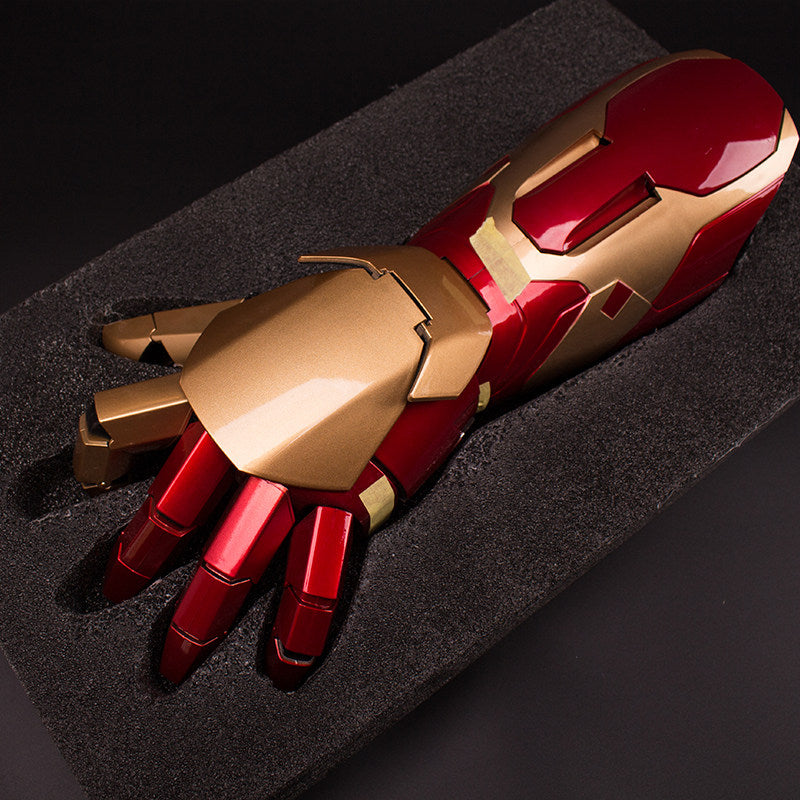 Iron Man – 1:1 Wearable Armor Arm – MK42 Gauntlet – Cosplay Collectible