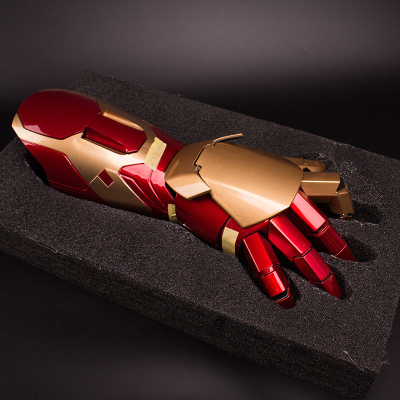 Iron Man – 1:1 Wearable Armor Arm – MK42 Gauntlet – Cosplay Collectible